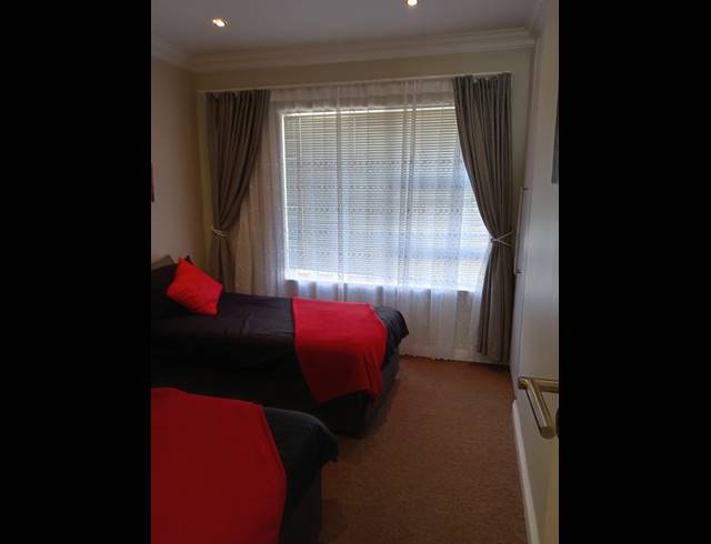 2 BEDROOM APARTMENT FOR SALE IN JEFFREYS BAY CENTRAL